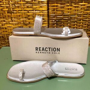 NIB Kenneth Cole Rhinestone Wilford, silver Flip Flop Sandal 9.5